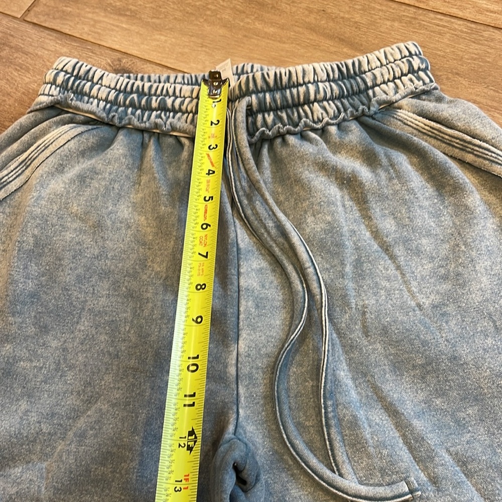 Zenana Wide Leg Cropped Sweatpants MEDIUM Raw Hem Drawstring Waist Side Pockets - Picture 3 of 9
